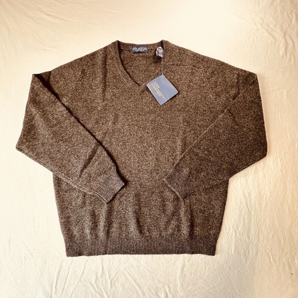 John Ashford 100% Lambswool V Neck Men’s L Gray Pullover Sweater NWT